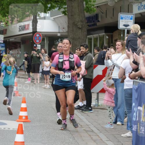 10.05.2026 - 8. Wedeler Halbmarathon Yannick Fuchs http://msf.ph/oto/9734736 10.05.2026 12:45:08 Ziel  meine-sportfotos.de