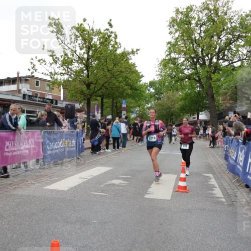 10.05.2026 - 8. Wedeler Halbmarathon Yannick Fuchs http://msf.ph/oto/9734740 10.05.2026 12:45:11 Ziel  meine-sportfotos.de