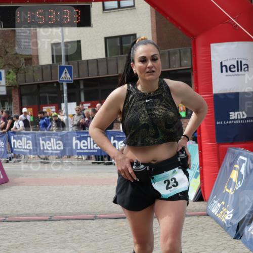 10.05.2026 - 8. Wedeler Halbmarathon Yannick Fuchs http://msf.ph/oto/9734751 10.05.2026 11:53:31 Ziel 23, 140, 1031 meine-sportfotos.de