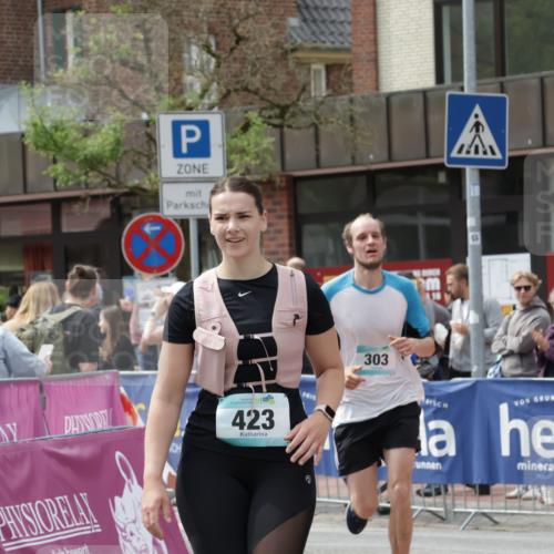 10.05.2026 - 8. Wedeler Halbmarathon Yannick Fuchs http://msf.ph/oto/9734799 10.05.2026 11:53:54 Ziel 303, 423, 2102 meine-sportfotos.de