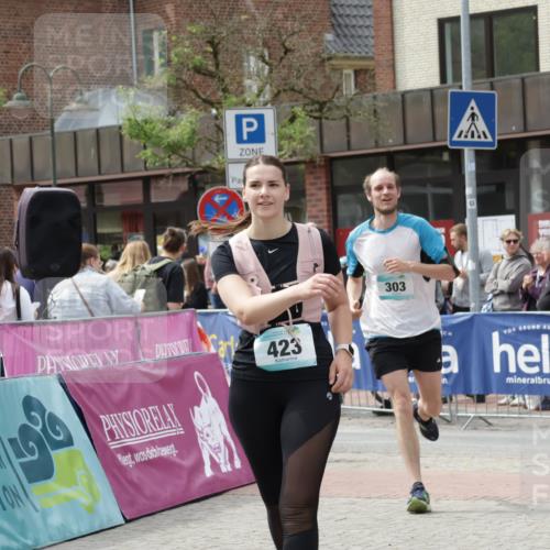10.05.2026 - 8. Wedeler Halbmarathon Yannick Fuchs http://msf.ph/oto/9734803 10.05.2026 11:53:54 Ziel 303, 423, 2102 meine-sportfotos.de
