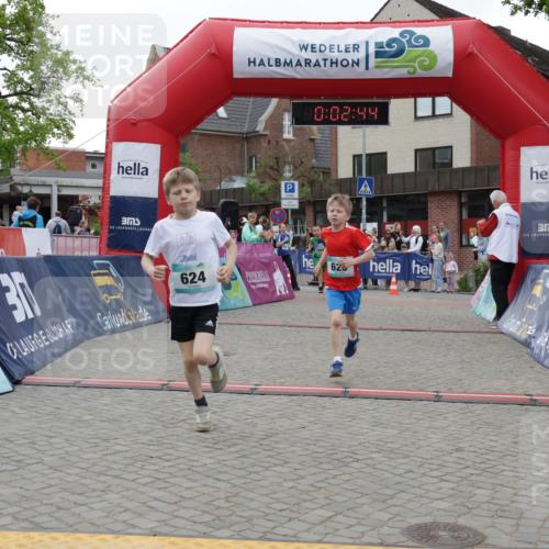 10.05.2026 - 8. Wedeler Halbmarathon Yannick Fuchs http://msf.ph/oto/9734804 10.05.2026 12:47:40 Ziel 623, 624, 997, 2093, 2249 meine-sportfotos.de