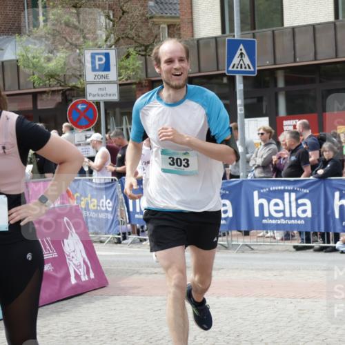 10.05.2026 - 8. Wedeler Halbmarathon Yannick Fuchs http://msf.ph/oto/9734808 10.05.2026 11:53:56 Ziel 76, 303, 423, 2102 meine-sportfotos.de