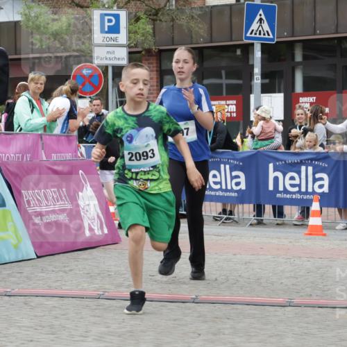 10.05.2026 - 8. Wedeler Halbmarathon Yannick Fuchs http://msf.ph/oto/9734824 10.05.2026 12:47:42 Ziel 623, 624, 997, 2093, 2152, 2249 meine-sportfotos.de