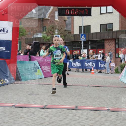10.05.2026 - 8. Wedeler Halbmarathon Yannick Fuchs http://msf.ph/oto/9734831 10.05.2026 12:47:43 Ziel 623, 624, 997, 2093, 2152, 2249 meine-sportfotos.de