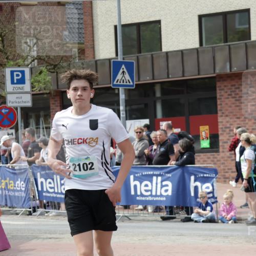 10.05.2026 - 8. Wedeler Halbmarathon Yannick Fuchs http://msf.ph/oto/9734835 10.05.2026 11:53:59 Ziel 76, 303, 423, 2102 meine-sportfotos.de