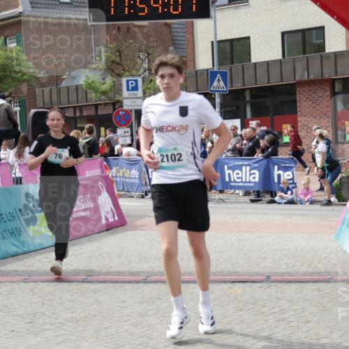 10.05.2026 - 8. Wedeler Halbmarathon Yannick Fuchs http://msf.ph/oto/9734839 10.05.2026 11:53:59 Ziel 76, 303, 423, 2102 meine-sportfotos.de