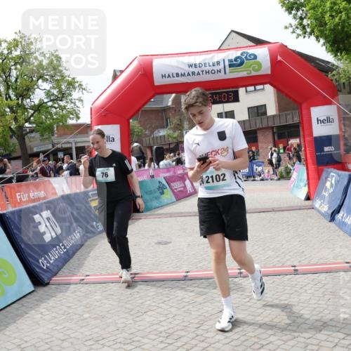 10.05.2026 - 8. Wedeler Halbmarathon Yannick Fuchs http://msf.ph/oto/9734857 10.05.2026 11:54:02 Ziel 76, 303, 2102 meine-sportfotos.de