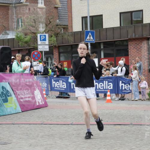 10.05.2026 - 8. Wedeler Halbmarathon Yannick Fuchs http://msf.ph/oto/9734860 10.05.2026 12:47:46 Ziel 997, 2093, 2152, 2248 meine-sportfotos.de