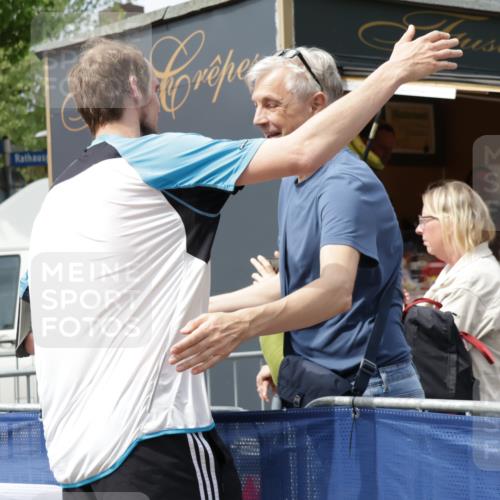 10.05.2026 - 8. Wedeler Halbmarathon Yannick Fuchs http://msf.ph/oto/9734863 10.05.2026 11:54:05 Ziel 76 meine-sportfotos.de