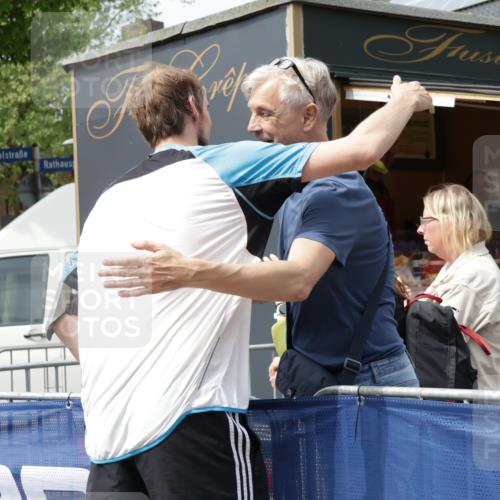 10.05.2026 - 8. Wedeler Halbmarathon Yannick Fuchs http://msf.ph/oto/9734866 10.05.2026 11:54:05 Ziel 76 meine-sportfotos.de