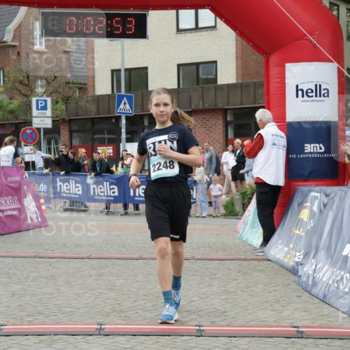 10.05.2026 - 8. Wedeler Halbmarathon Yannick Fuchs http://msf.ph/oto/9734868 10.05.2026 12:47:49 Ziel 997, 2093, 2152, 2248 meine-sportfotos.de
