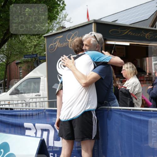 10.05.2026 - 8. Wedeler Halbmarathon Yannick Fuchs http://msf.ph/oto/9734871 10.05.2026 11:54:06 Ziel 76, 843, 1014 meine-sportfotos.de