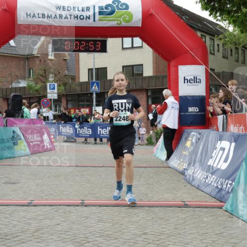 10.05.2026 - 8. Wedeler Halbmarathon Yannick Fuchs http://msf.ph/oto/9734872 10.05.2026 12:47:49 Ziel 997, 2093, 2152, 2248 meine-sportfotos.de