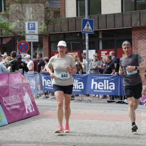 10.05.2026 - 8. Wedeler Halbmarathon Yannick Fuchs http://msf.ph/oto/9734879 10.05.2026 11:54:09 Ziel 843, 1014 meine-sportfotos.de