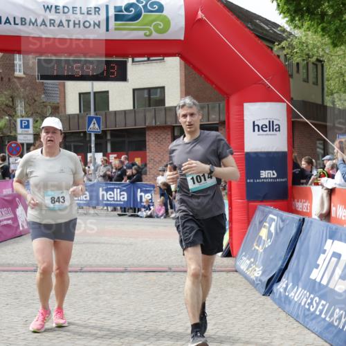 10.05.2026 - 8. Wedeler Halbmarathon Yannick Fuchs http://msf.ph/oto/9734895 10.05.2026 11:54:11 Ziel 267, 843, 1014 meine-sportfotos.de