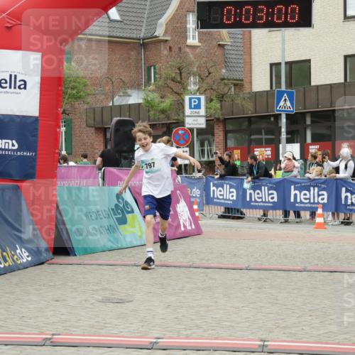 10.05.2026 - 8. Wedeler Halbmarathon Yannick Fuchs http://msf.ph/oto/9734912 10.05.2026 12:47:57 Ziel 796, 797 meine-sportfotos.de