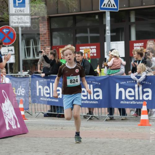 10.05.2026 - 8. Wedeler Halbmarathon Yannick Fuchs http://msf.ph/oto/9734919 10.05.2026 12:48:02 Ziel 795, 797, 824 meine-sportfotos.de