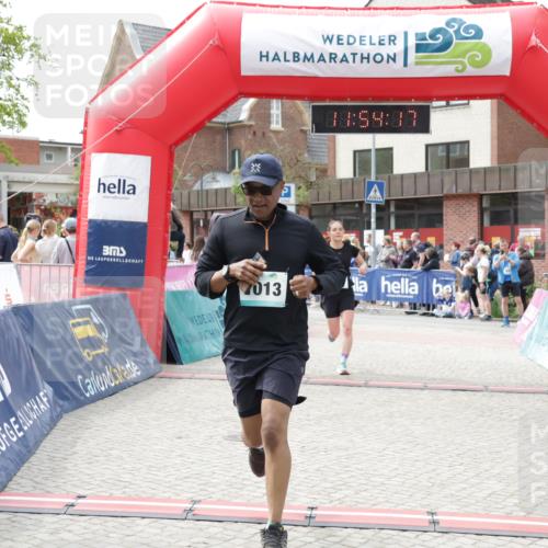10.05.2026 - 8. Wedeler Halbmarathon Yannick Fuchs http://msf.ph/oto/9734922 10.05.2026 11:54:15 Ziel 267, 843, 1014 meine-sportfotos.de