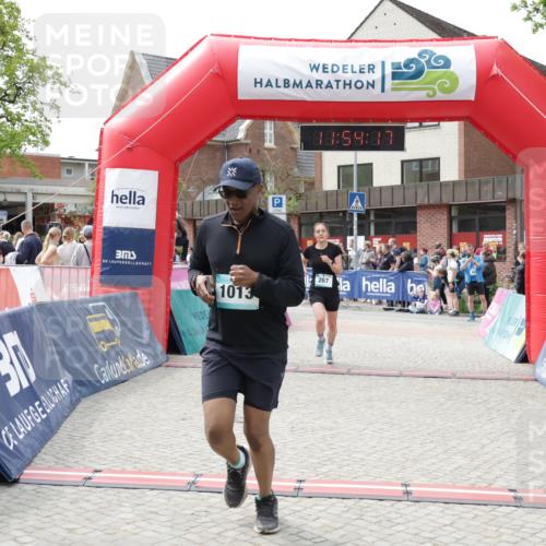10.05.2026 - 8. Wedeler Halbmarathon Yannick Fuchs http://msf.ph/oto/9734924 10.05.2026 11:54:15 Ziel 267, 843, 1014 meine-sportfotos.de