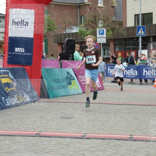 10.05.2026 - 8. Wedeler Halbmarathon Yannick Fuchs http://msf.ph/oto/9734938 10.05.2026 12:48:03 Ziel 795, 797, 824, 2116 meine-sportfotos.de
