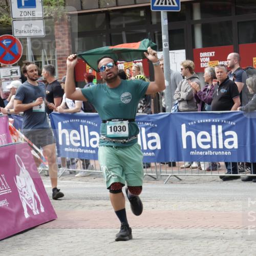 10.05.2026 - 8. Wedeler Halbmarathon Yannick Fuchs http://msf.ph/oto/9734939 10.05.2026 11:54:20 Ziel 5, 267, 1030 meine-sportfotos.de