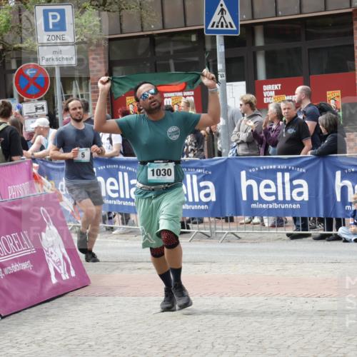 10.05.2026 - 8. Wedeler Halbmarathon Yannick Fuchs http://msf.ph/oto/9734941 10.05.2026 11:54:20 Ziel 5, 267, 1030 meine-sportfotos.de