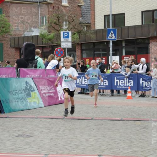 10.05.2026 - 8. Wedeler Halbmarathon Yannick Fuchs http://msf.ph/oto/9734955 10.05.2026 12:48:05 Ziel 408, 795, 824, 2116 meine-sportfotos.de