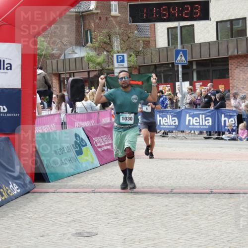 10.05.2026 - 8. Wedeler Halbmarathon Yannick Fuchs http://msf.ph/oto/9734958 10.05.2026 11:54:21 Ziel 5, 267, 1030 meine-sportfotos.de