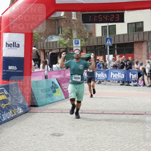10.05.2026 - 8. Wedeler Halbmarathon Yannick Fuchs http://msf.ph/oto/9734962 10.05.2026 11:54:22 Ziel 5, 1030, 2020 meine-sportfotos.de
