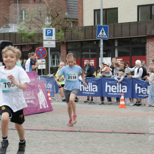 10.05.2026 - 8. Wedeler Halbmarathon Yannick Fuchs http://msf.ph/oto/9734963 10.05.2026 12:48:06 Ziel 408, 795, 824, 2116 meine-sportfotos.de