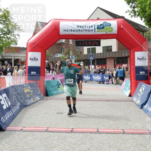 10.05.2026 - 8. Wedeler Halbmarathon Yannick Fuchs http://msf.ph/oto/9734972 10.05.2026 11:54:22 Ziel 5, 1030, 2020 meine-sportfotos.de