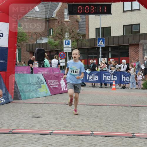 10.05.2026 - 8. Wedeler Halbmarathon Yannick Fuchs http://msf.ph/oto/9734976 10.05.2026 12:48:07 Ziel 408, 795, 824, 2116 meine-sportfotos.de