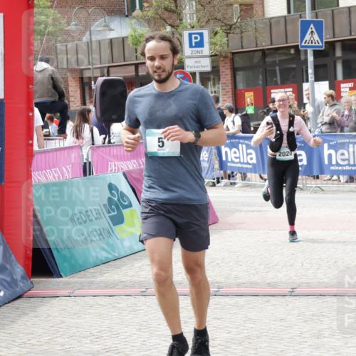 10.05.2026 - 8. Wedeler Halbmarathon Yannick Fuchs http://msf.ph/oto/9734977 10.05.2026 11:54:24 Ziel 5, 1030, 2020 meine-sportfotos.de