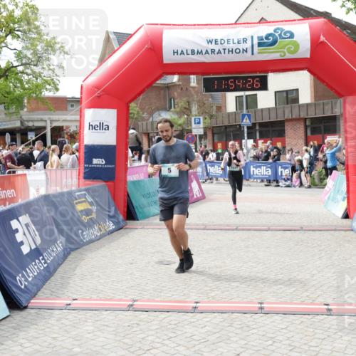 10.05.2026 - 8. Wedeler Halbmarathon Yannick Fuchs http://msf.ph/oto/9734981 10.05.2026 11:54:25 Ziel 5, 1030, 2020 meine-sportfotos.de