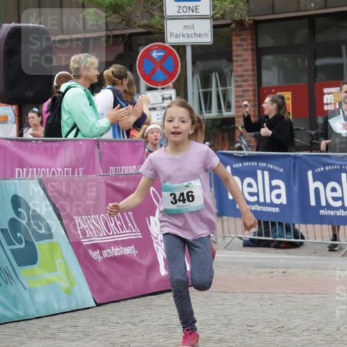 10.05.2026 - 8. Wedeler Halbmarathon Yannick Fuchs http://msf.ph/oto/9735000 10.05.2026 12:48:12 Ziel 346, 408, 795, 2013, 2116 meine-sportfotos.de