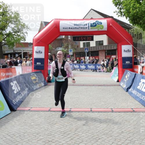 10.05.2026 - 8. Wedeler Halbmarathon Yannick Fuchs http://msf.ph/oto/9735004 10.05.2026 11:54:28 Ziel 5, 2020 meine-sportfotos.de