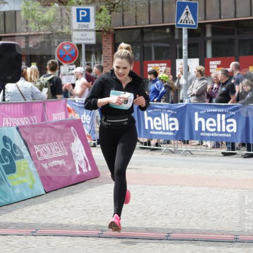 10.05.2026 - 8. Wedeler Halbmarathon Yannick Fuchs http://msf.ph/oto/9735014 10.05.2026 11:54:34 Ziel 859 meine-sportfotos.de