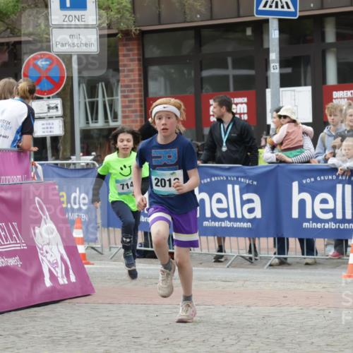 10.05.2026 - 8. Wedeler Halbmarathon Yannick Fuchs http://msf.ph/oto/9735018 10.05.2026 12:48:14 Ziel 346, 408, 714, 2013 meine-sportfotos.de