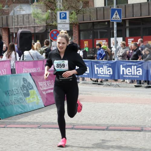 10.05.2026 - 8. Wedeler Halbmarathon Yannick Fuchs http://msf.ph/oto/9735019 10.05.2026 11:54:34 Ziel 859 meine-sportfotos.de