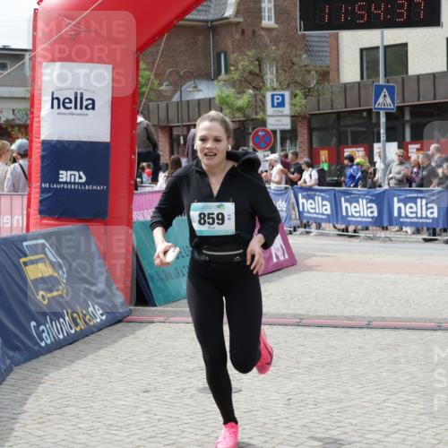 10.05.2026 - 8. Wedeler Halbmarathon Yannick Fuchs http://msf.ph/oto/9735029 10.05.2026 11:54:35 Ziel 859 meine-sportfotos.de