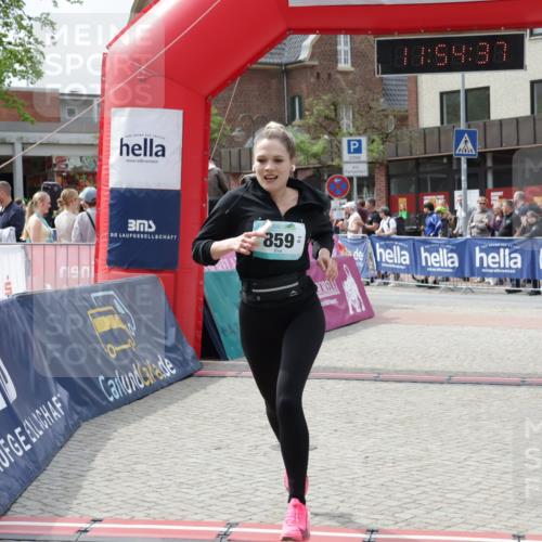 10.05.2026 - 8. Wedeler Halbmarathon Yannick Fuchs http://msf.ph/oto/9735031 10.05.2026 11:54:35 Ziel 859 meine-sportfotos.de