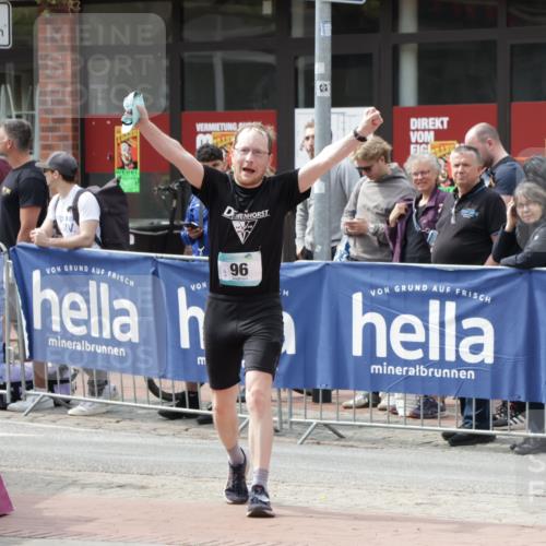 10.05.2026 - 8. Wedeler Halbmarathon Yannick Fuchs http://msf.ph/oto/9735045 10.05.2026 11:54:38 Ziel 96, 859 meine-sportfotos.de