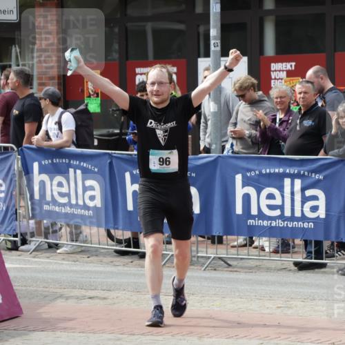10.05.2026 - 8. Wedeler Halbmarathon Yannick Fuchs http://msf.ph/oto/9735051 10.05.2026 11:54:39 Ziel 96, 859 meine-sportfotos.de