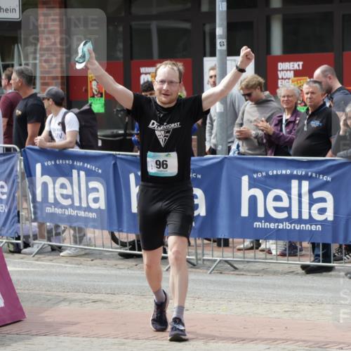 10.05.2026 - 8. Wedeler Halbmarathon Yannick Fuchs http://msf.ph/oto/9735053 10.05.2026 11:54:39 Ziel 96, 859 meine-sportfotos.de