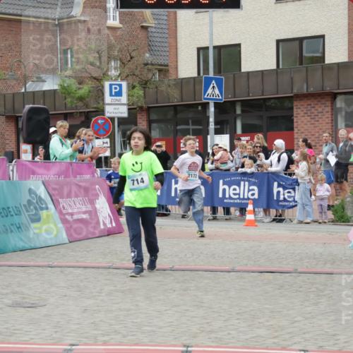 10.05.2026 - 8. Wedeler Halbmarathon Yannick Fuchs http://msf.ph/oto/9735056 10.05.2026 12:48:18 Ziel 346, 607, 714, 2013, 2172 meine-sportfotos.de