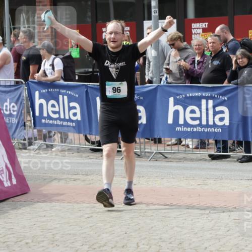 10.05.2026 - 8. Wedeler Halbmarathon Yannick Fuchs http://msf.ph/oto/9735057 10.05.2026 11:54:39 Ziel 96, 859 meine-sportfotos.de