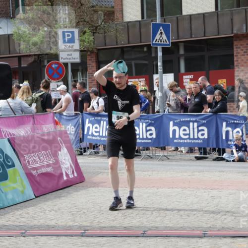 10.05.2026 - 8. Wedeler Halbmarathon Yannick Fuchs http://msf.ph/oto/9735064 10.05.2026 11:54:41 Ziel 96 meine-sportfotos.de