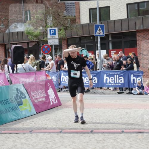 10.05.2026 - 8. Wedeler Halbmarathon Yannick Fuchs http://msf.ph/oto/9735070 10.05.2026 11:54:42 Ziel 96 meine-sportfotos.de