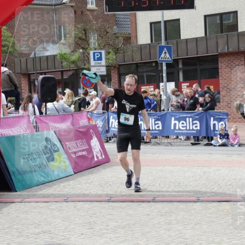 10.05.2026 - 8. Wedeler Halbmarathon Yannick Fuchs http://msf.ph/oto/9735074 10.05.2026 11:54:42 Ziel 96 meine-sportfotos.de